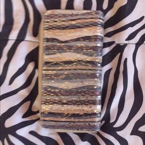 I have too many wallets!